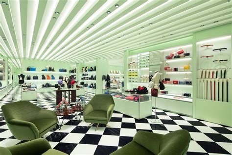 prada shop